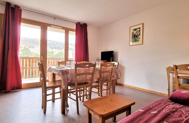 Appartement 8 pers avec balcon, proche commerces et pistes, casier à ski - FR-1-525-199