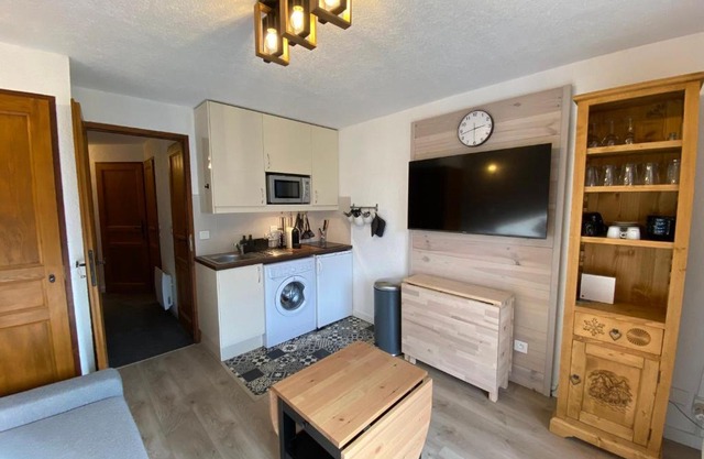 Appartement charmant avec parking, proximité centre et télécabine - FR-1-693-93