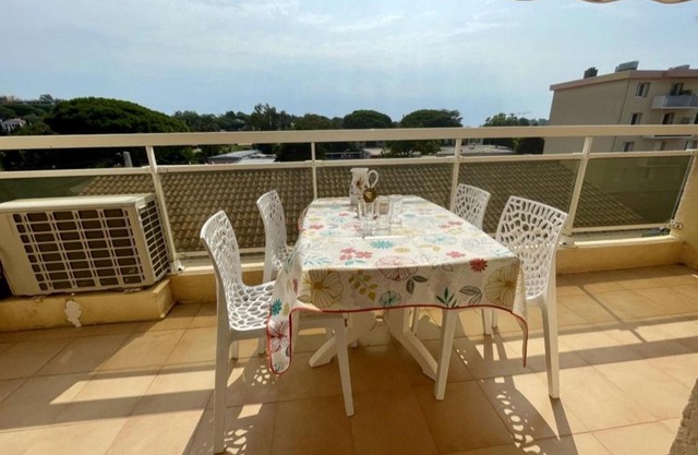 Appartement climatisé 2 pièces cabine, 4 couchages, proche plage et centre, Cavalaire-sur-Mer - FR-1-226B-171