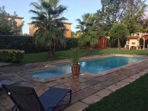 Appartement confortable à Plan-de-Cuques avec piscine privée