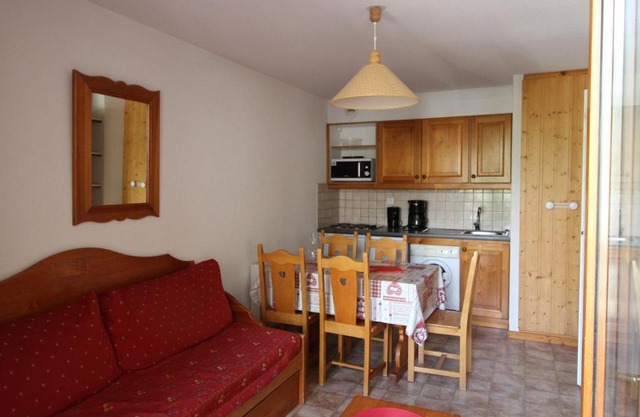 Appartement cosy, 5 pers, centre village, proche pistes, balcon, parking, WIFI, draps inclus - FR-1-508-52