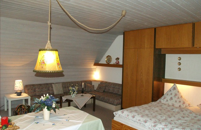 Appartement 2 mit Dusche/WC, Kochnische und Balkon