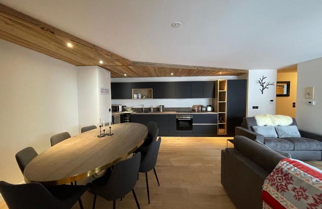Appartement de standing, pied des pistes, 4 chambres, 8 pers, parking, WIFI - FR-1-572-277