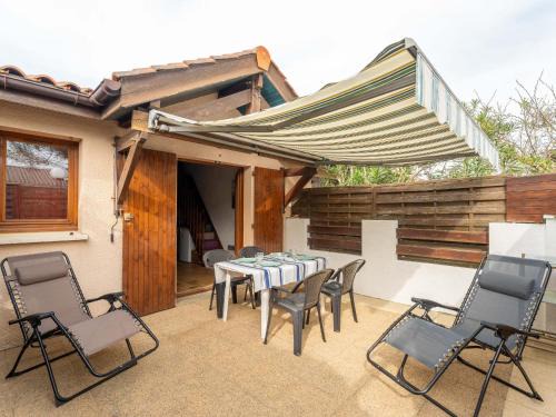 Appartement duplex à deux pas de l'océan pour 4 personnes, cour privée, ménage inclus - FR-1-319-600