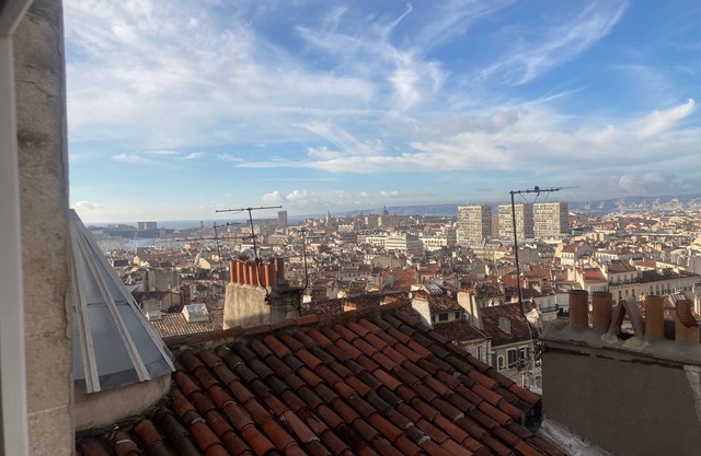 Appartement en Plein Centre Avec Grande Terrasse et vue de Rêve
