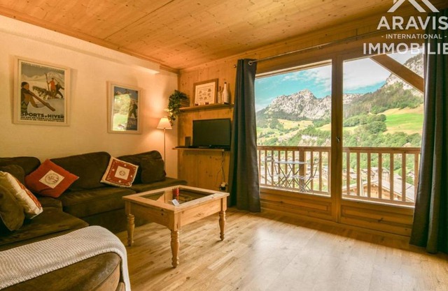 Appartement moderne aux pieds des pistes, animaux admis, parking - FR-1-391-103