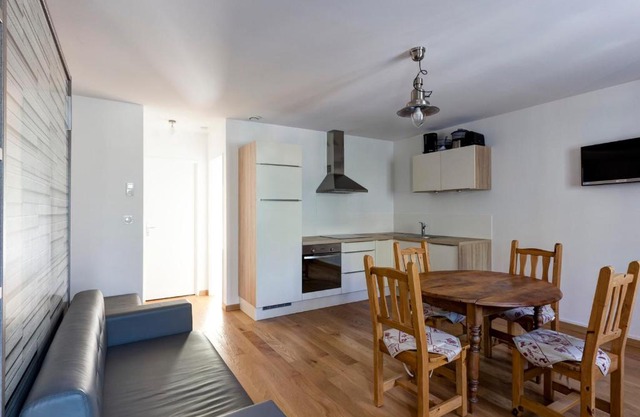 Appartement neuf 2* au centre de Brides avec terrasse, proche télécabines et commerces - FR-1-512-41