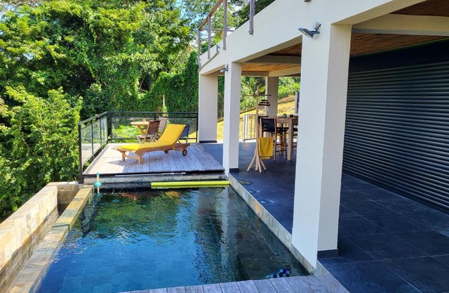 Appartement vue mer avec piscine privée à La Trinité, 98m²