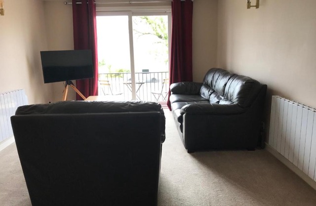 Appin, Beautiful Lochside Apartment with Balcony