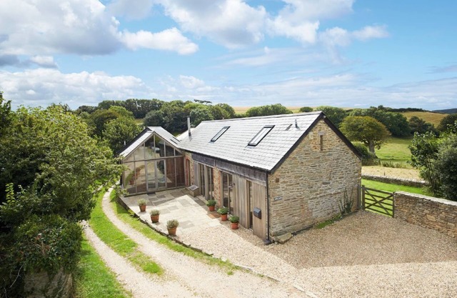 Apple Barn - Sleeps 4 guests in two bedrooms with one bathroom.