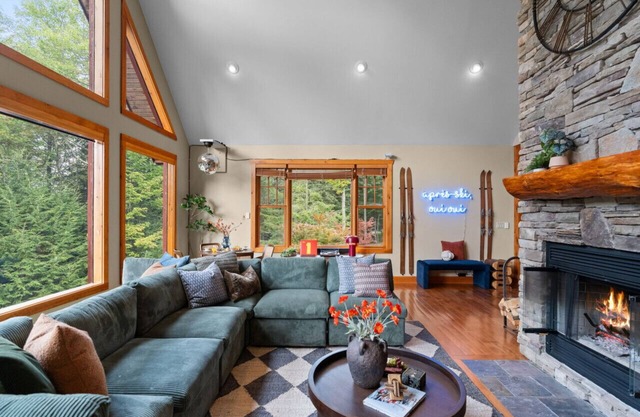 Après Chalet|Ski|Luxury|Sauna|HotTub|Firepit|Disco