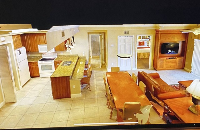 Apr. 11-18/2 Bedroom Deluxe Villa Westgate Town Center
