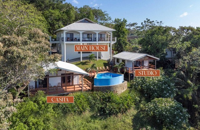 Apricari Villa/5 BDRM/Pool/3 Kitchens/Luxury Views