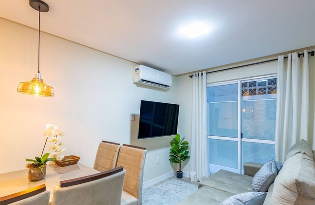 Apt 160m fr/Beach BC Center Close Attract. Srl002
