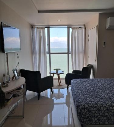 Apt 812 Ocean View