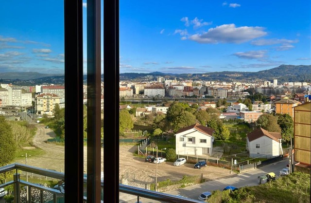 APT SOLEADO y SILENCIOSO - GARAJE- A 17 min andando del centro de Pontevedra