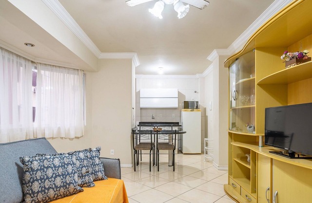 Apt w/1 Bedroom 100m fr Praia Central BC - Edg403