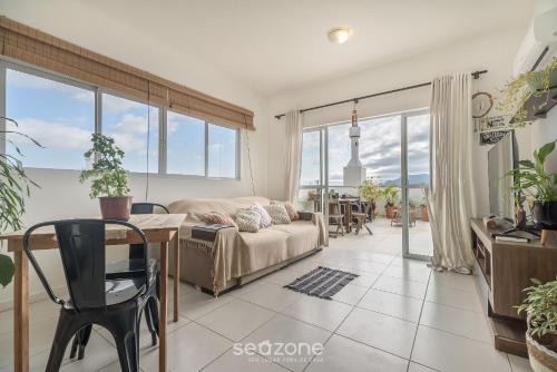 Apt w/Rooftop Near the Beach in Floripa - CRI0301