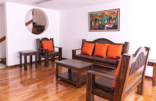 Apt with garden ideal for families 5 minutes from Cayala!