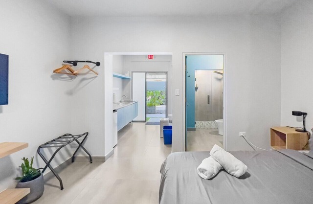 Aquabella #3 - Coastal Comfort in Isla Verde