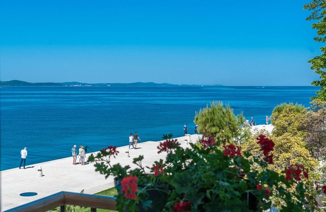 Aquamarine The Sea View Apartment