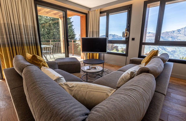 Arc 1800, 4-Bedroom Duplex, 8 Pers, Spa, Ski-In/Ski-Out