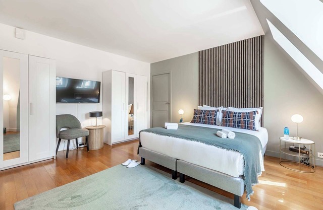 Arc de Triomphe V - Studio Apartment, Sleeps 2