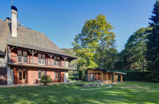 Architect's house not overlooked in the Ossau valley, spa & sauna, 7000m2 park