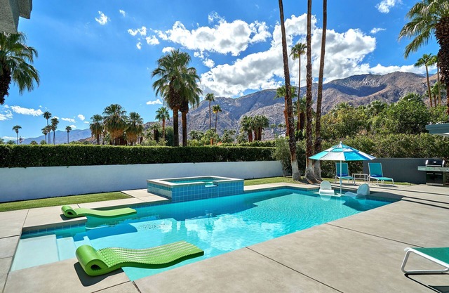 Architectural Digest Gated home in Old Las Palmas. Private Pool/Spa, Near town