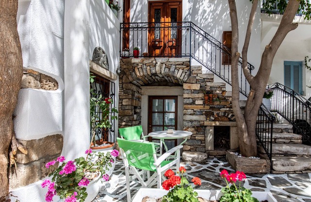 Arco Naxos Luxury Apartments