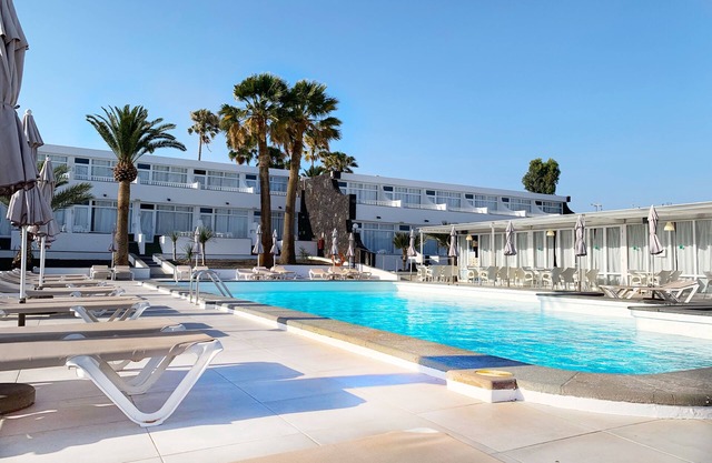 Arena Dorada - Apartments