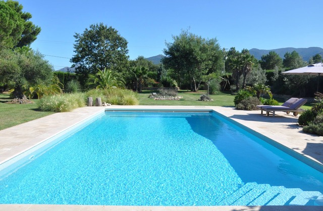 Argeles area Luxury Villa on 7000m2 Garden Property, AC, Pool, By Beach, 10pp