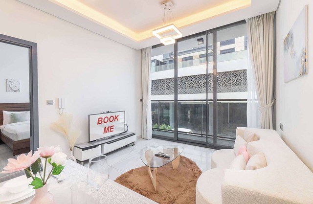Arjan Apartment sleeps 3 with Private Balcony!