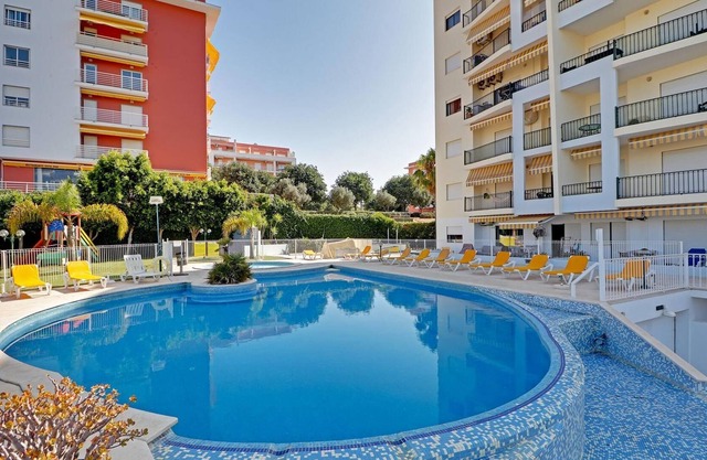 Arma O DE Pera Central by Homing
