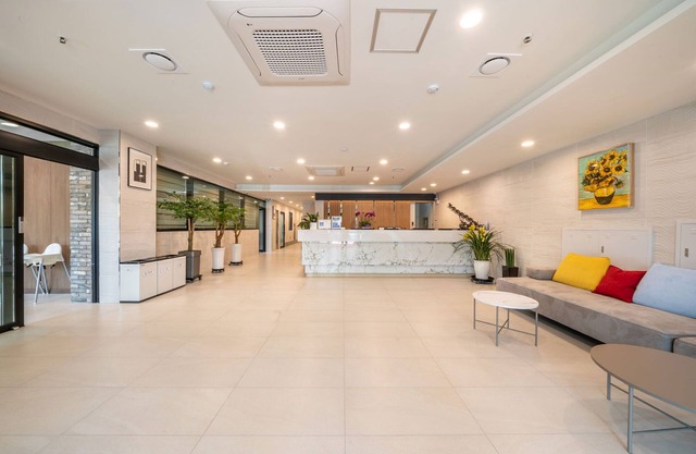 Aroomi Hotel