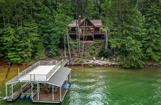 Around The Bend On Lake Blue Ridge