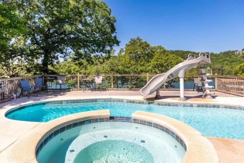Artilla Cove Cabin 5- Lake views- Pool & Hot Tub