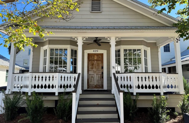 Arts Festival Downtown 2 Bedroom Private Parking