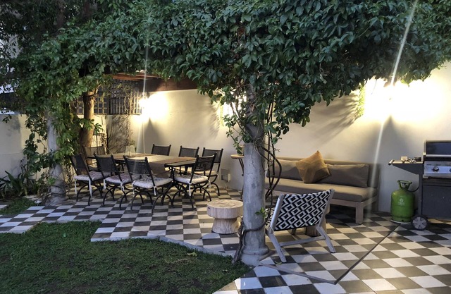 Artsy, Creative House in Upmarket Fresnaye