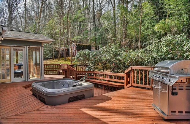 Asheville Oasis: Hot Tub, Fire Pit, Prime Location