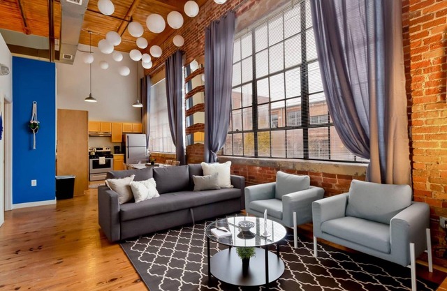 ASK FOR Discount-historic Brick 2BR Getaway Wifi