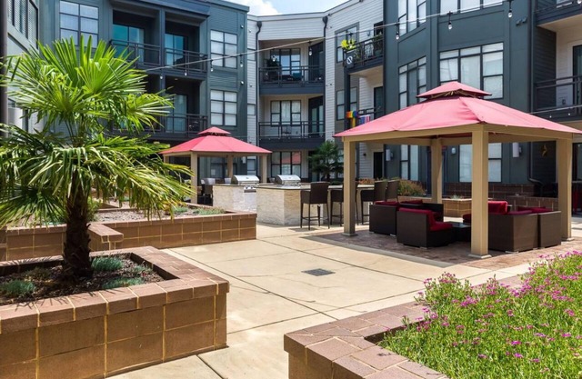 ASK FOR Discount-vibrant 2 Story Apt Apple TV