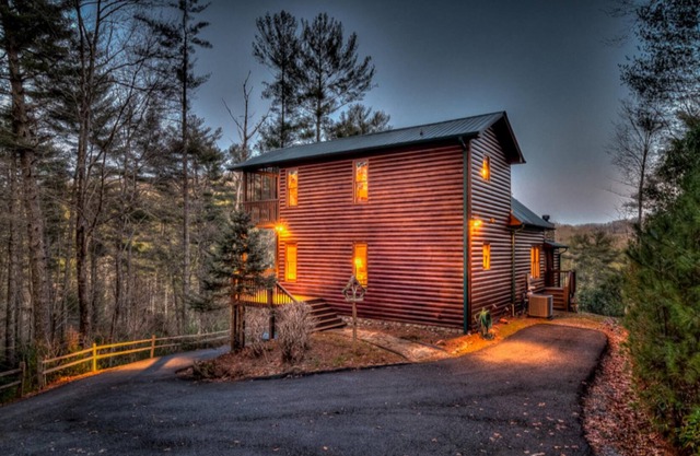 Aska Creek-n-view by Escape to Blue Ridge