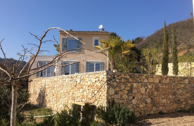At 10 Km from Menton, magnificent sea view New villa with pool at the gates of the sea