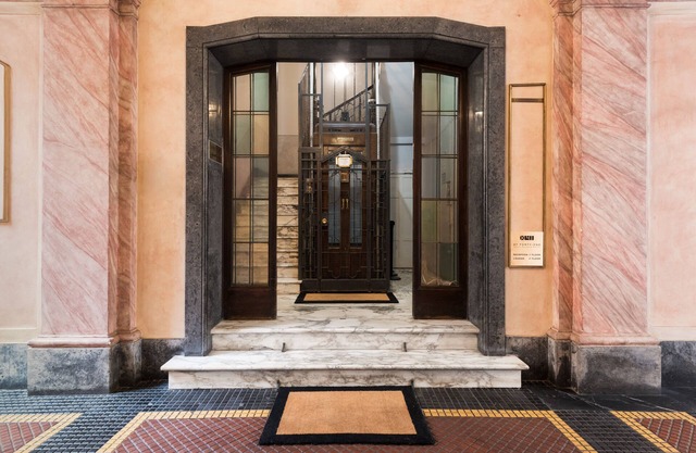 At 41 Luxury Suites & Rooms