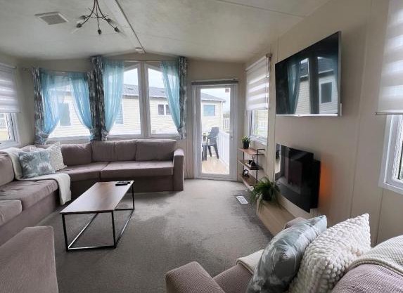 At The Waters Edge (Wansbeck View 26)