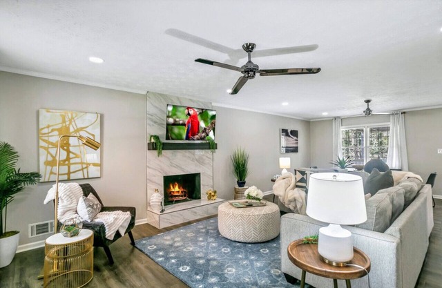 ATH - Ellenwood - Rare Find - Immaculate - (julie)