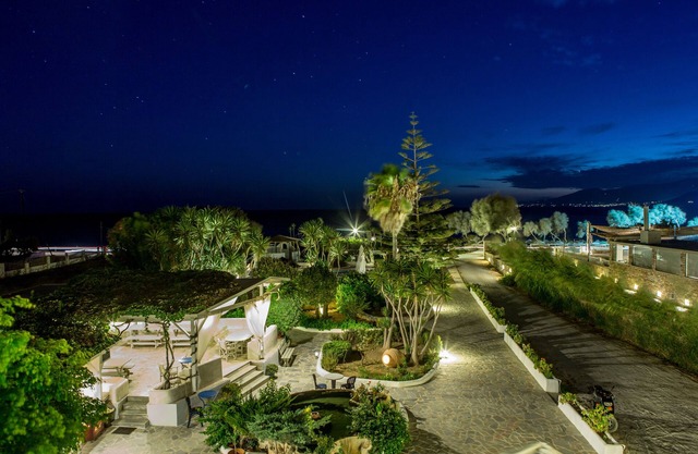 Athina Studios & Suites