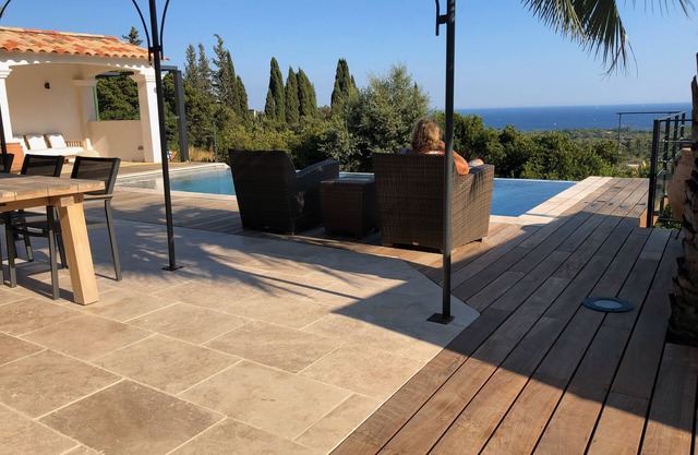 Atmospheric villa with nice sea view in a quiet green area