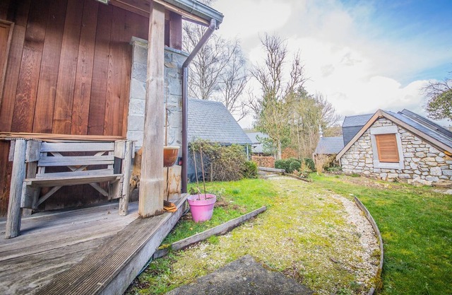 Attractive holiday home in Somme-Leuze with barbecue